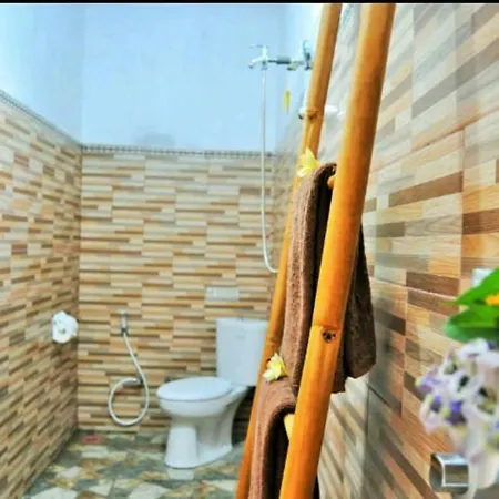 Gentari Homestay And Tour Batununggul Exterior photo